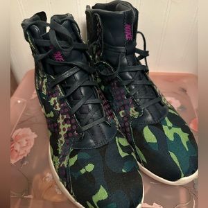 High-top Nike Camo sneaker